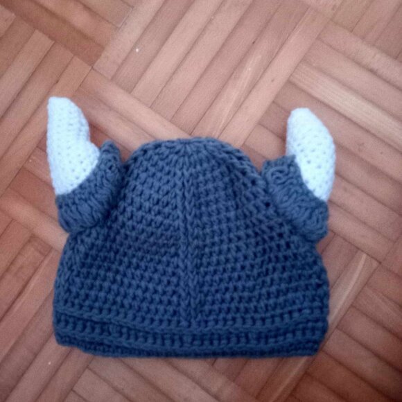 Wool Knitted Viking Winter Hat New Never Used - Picture 1 of 2